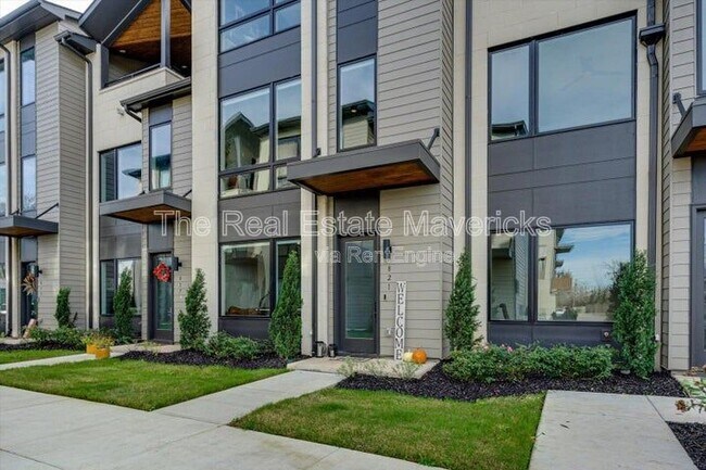 Photo - 821 Burnside Pl
