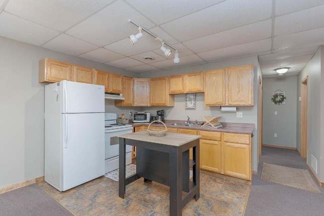 Photo - 8051 Hemlock Ln