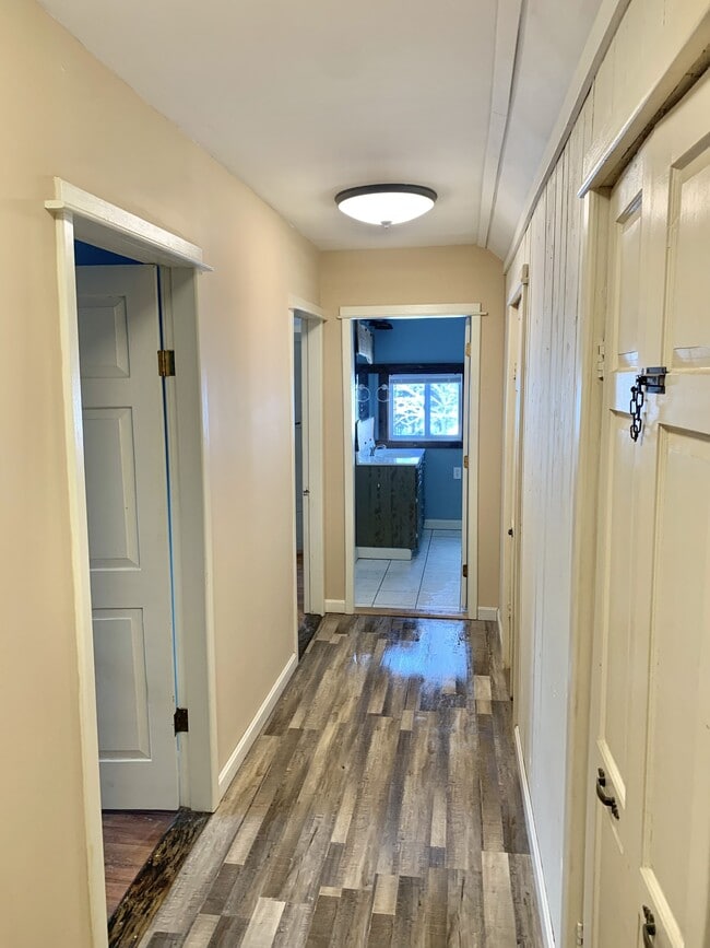 Photo - 855 Mann Hill Rd