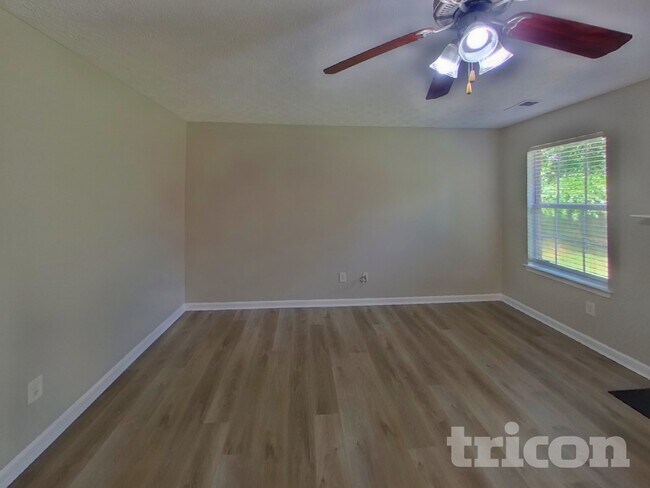 Photo - 800 Hannah Ct