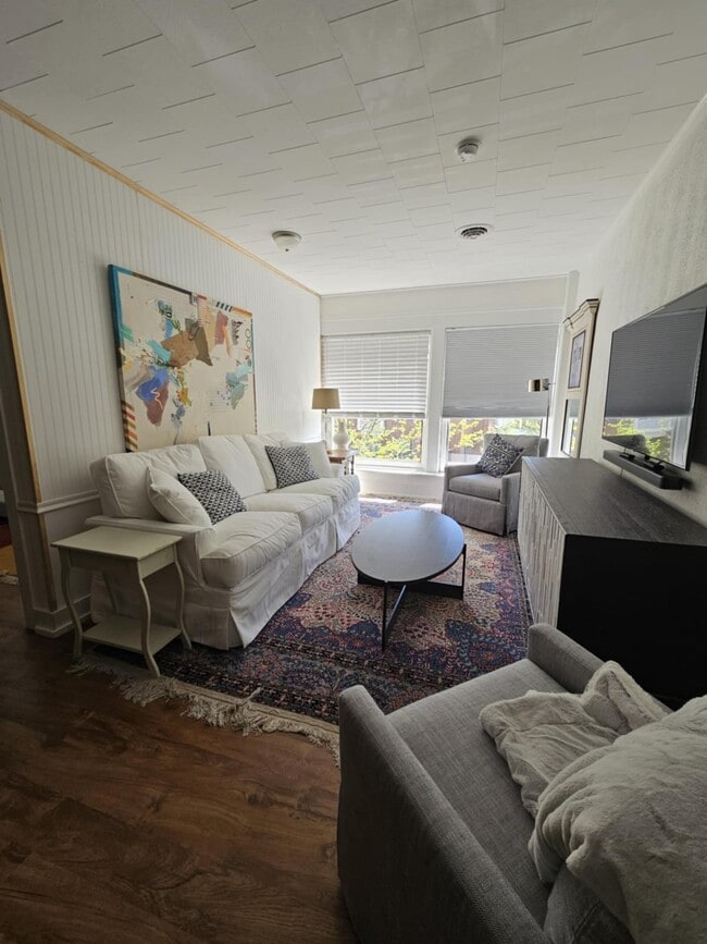 Building Photo - 336 Pennsylvania Ave W Unit #1 Rental