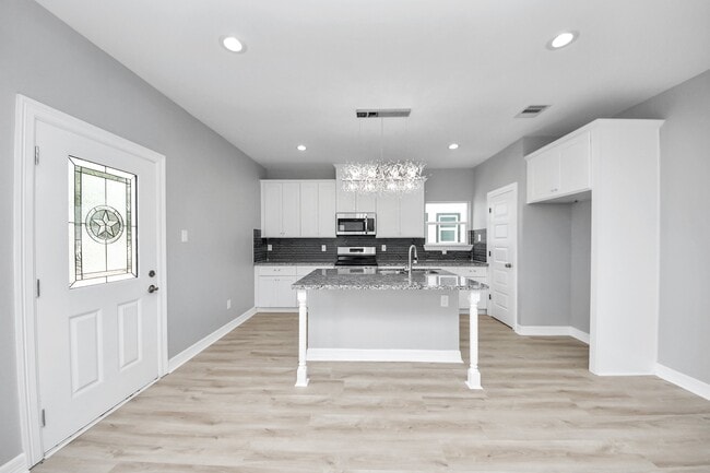 Photo - 406 N 4th St