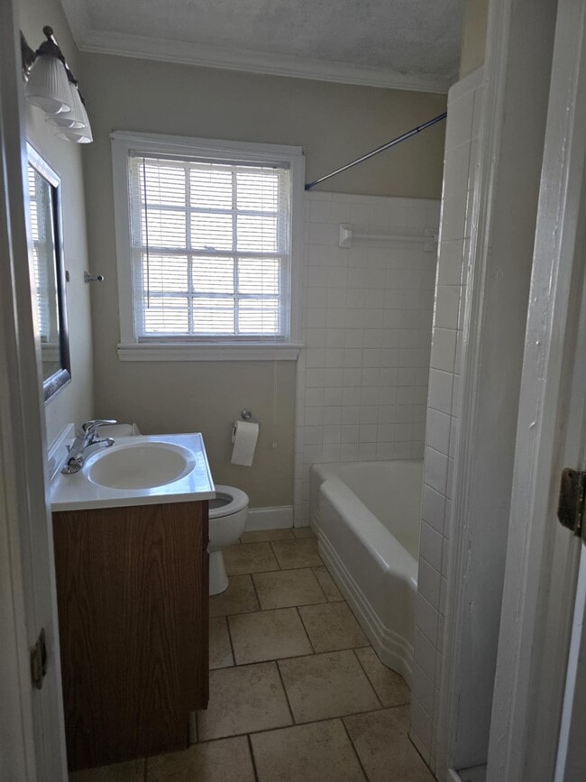 Photo - 836 Northside Dr E