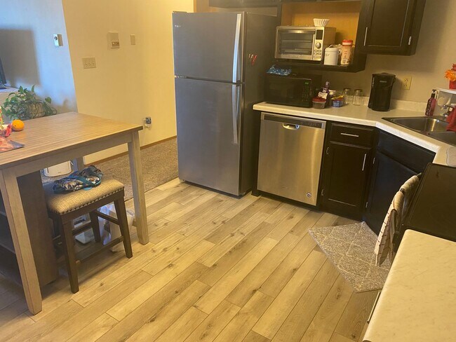 Water's Edge Apartments
