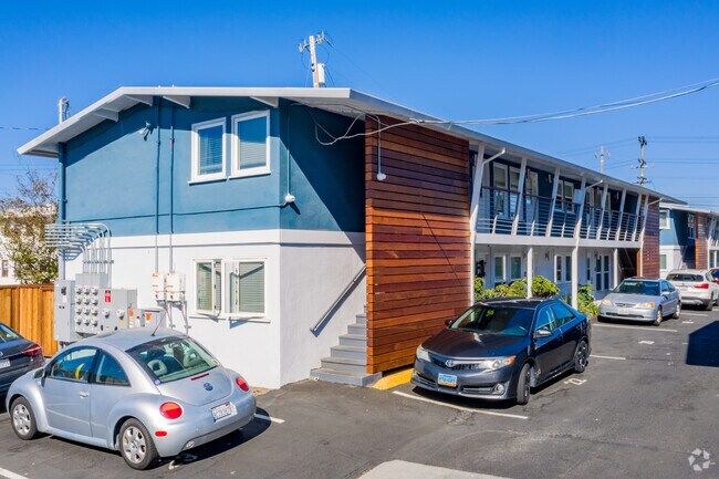 Building Photo - The Parc at 1300