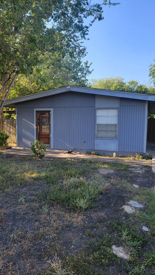 Photo - 6018 Royal Valley St