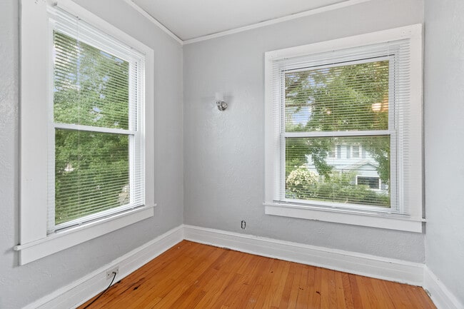 Photo - 12 Sharaf St