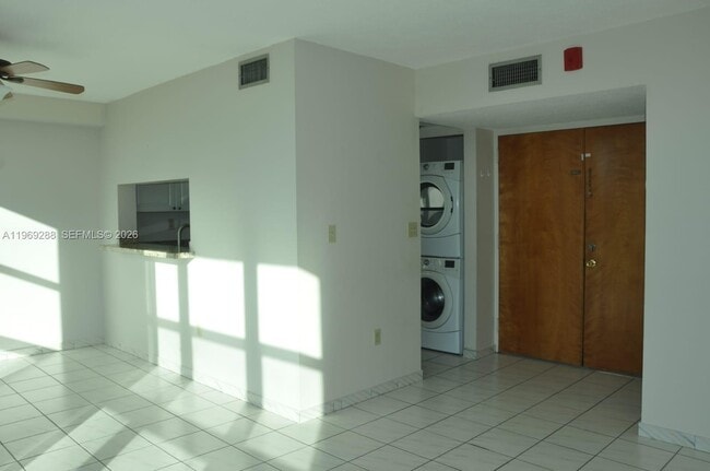 Building Photo - 11750 SW 18th St Unit 501-1