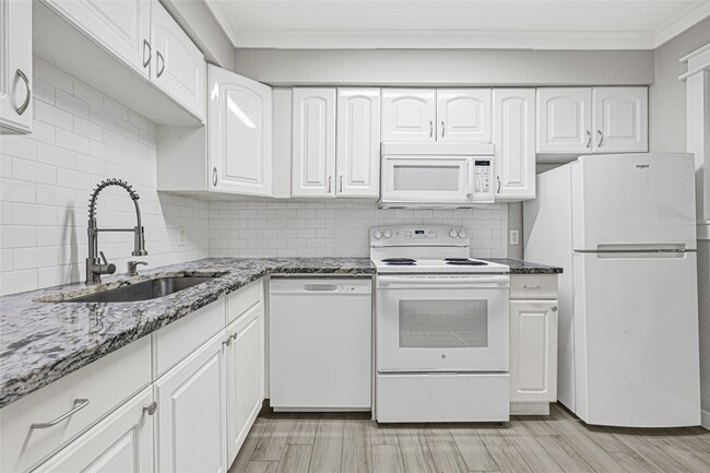 Building Photo - 107 E Willowick Ave Unit 4