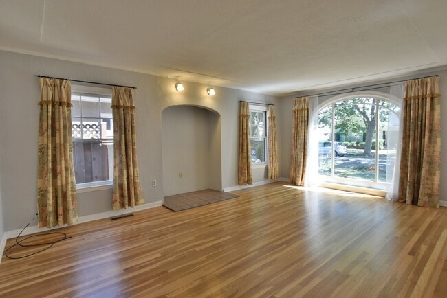 Photo - Charming 3 Bedroom 1 Bath Home in Prestigious Willow Glen Location!