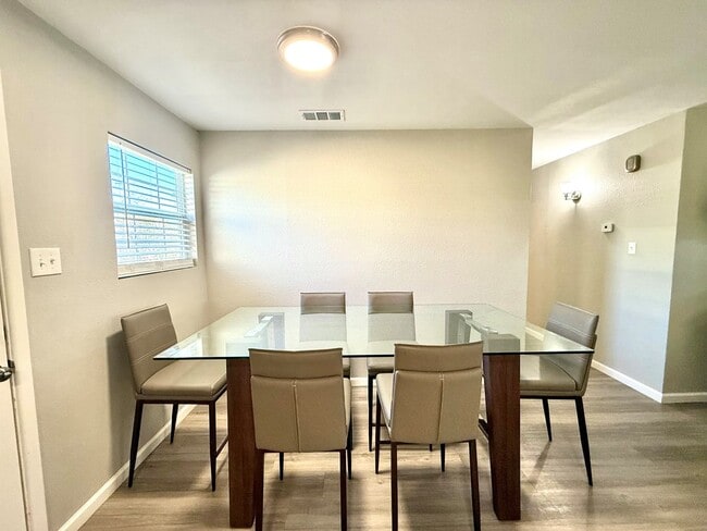 Photo - 303 Fiesta Ave