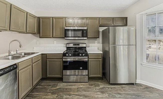 Photo - 5910 Hampton Ct