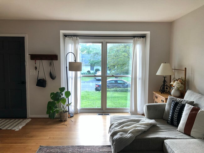 Photo - 203 Maple St
