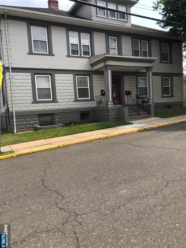 Photo - 4 Belmount Ave Apartamento Unidad 1R