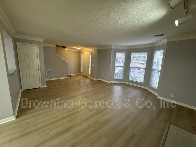 Photo - 2757 Welshcrest Dr