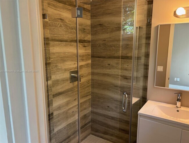 Photo - 630 NE 12th Ave