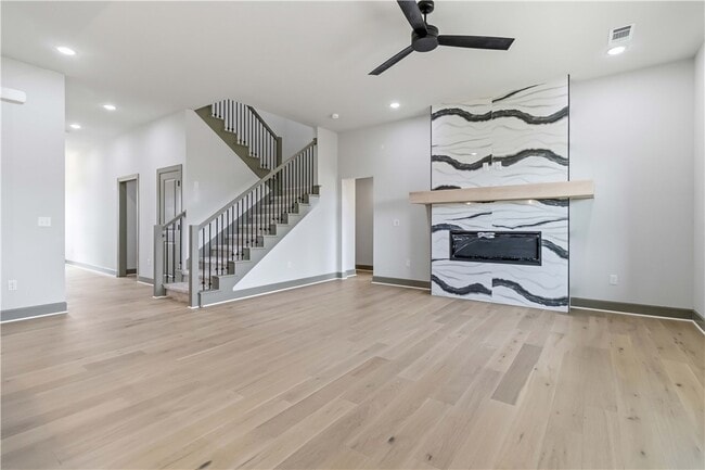 Photo - 930 Trestle Ln