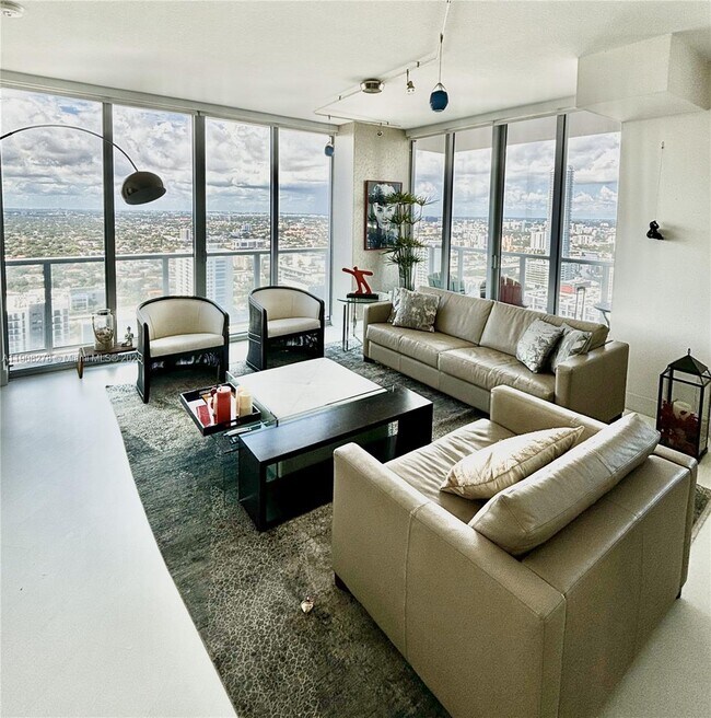 Photo - 79 SW 12th St Unit 4012-S