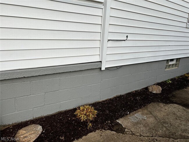 Photo - 485 Meade Ave