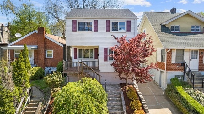 Building Photo - **Charming 2-Bedroom House with Modern Amenities in Beechview**