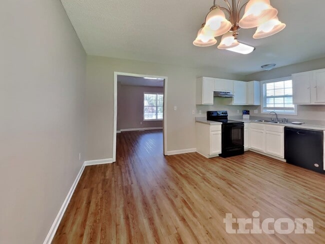 Photo - 2112 McKinnon Dr