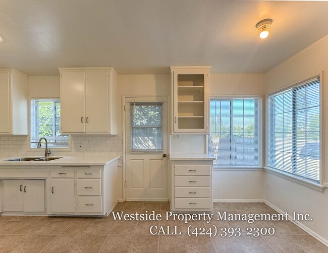 Photo - 11000 Culver Blvd