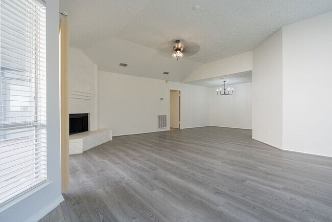 Photo - 16127 Olive Glen Dr