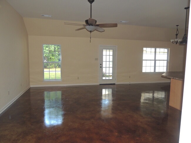 Photo - 4 Bedroom 3 Bath home in Millington