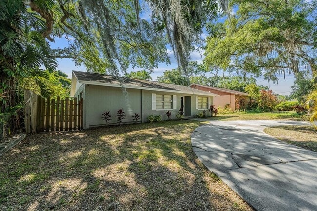 Photo - 9616 N Oklawaha Ave