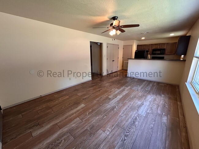Photo - 324 S 12th St