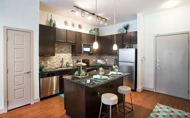 Building Photo - Boutique Living with Modern Comfort! Unit LCW Rental