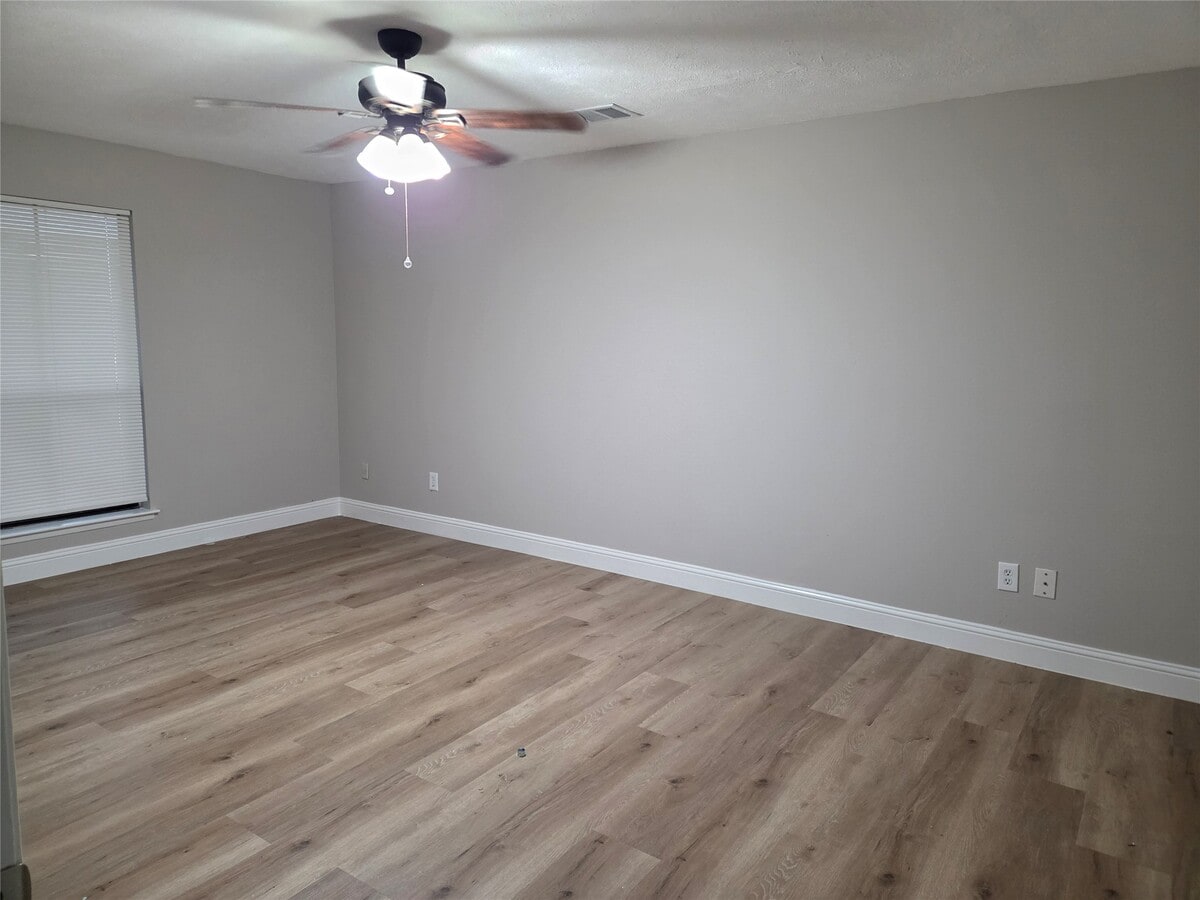 Photo - 14718 Earlswood Dr