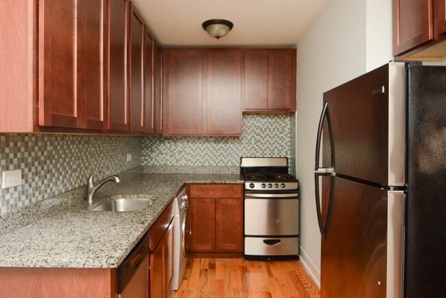 Photo - 562 W Arlington Unit 308