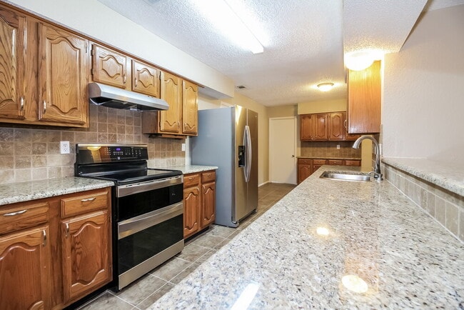Photo - 1037 Eagle Ct