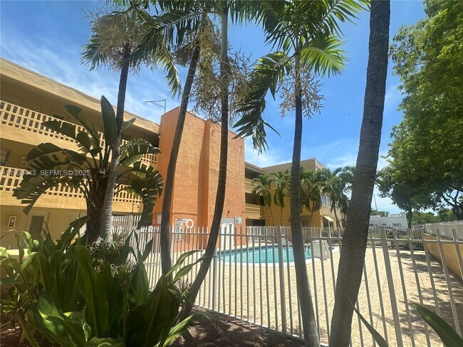 Building Photo - 1851 NE 168th St Unit A3