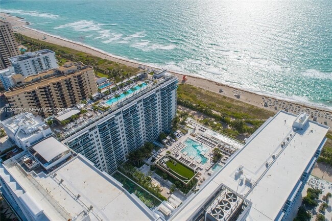 Building Photo - 2301 Collins Ave Unit 420