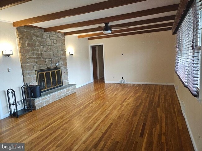 Photo - 56 Chapman Ave