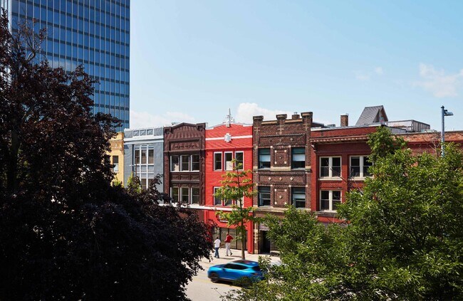 Photo - 911 Madison Ave