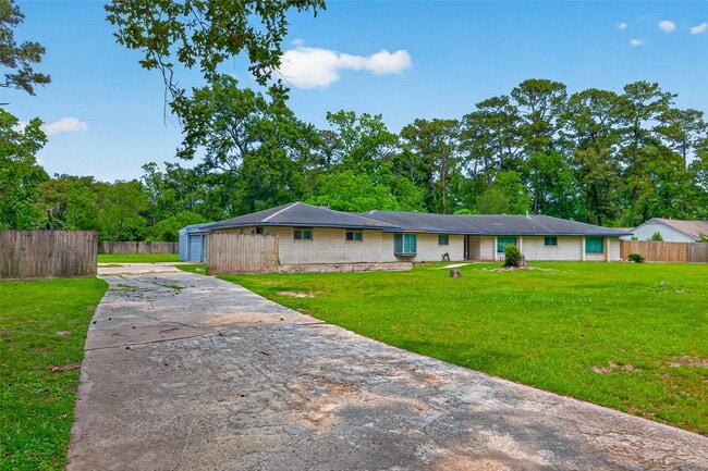 Photo - 1701 Mistletoe Ln