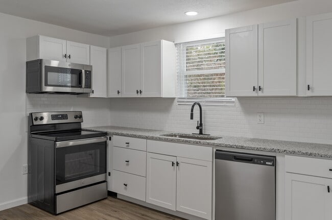 Photo - Clement Crossing Apartments