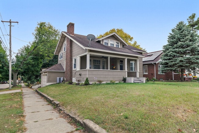 Photo - 1435 Post Ave