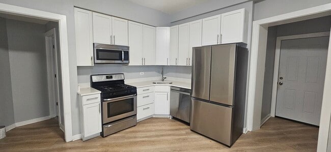 Photo - 3966 W Grand Ave Unit 2R