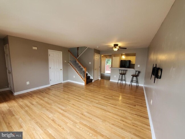 Photo - 833 Gallows Ct