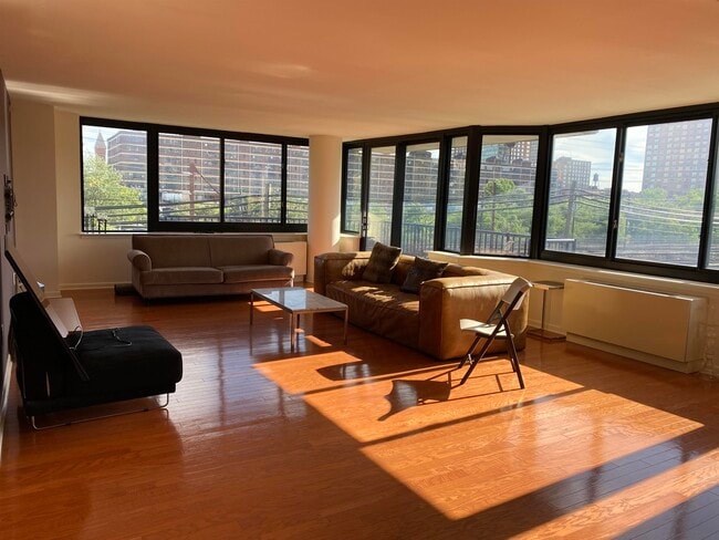 Building Photo - 700 Grove St Unit 4F