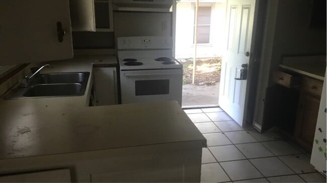 Photo - 1408 Filhiol Ave