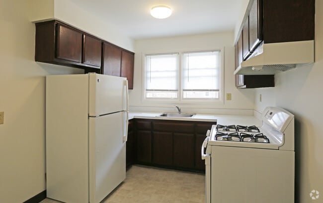 2BR, 1BA