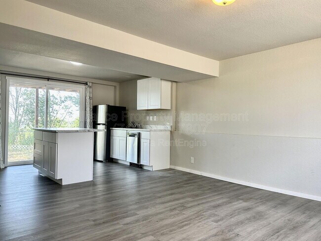 Photo - 907 W Madison St Unit B