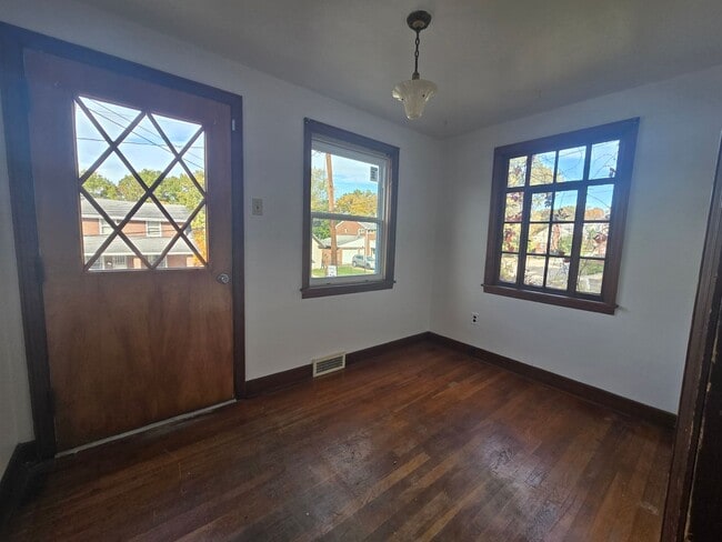 Photo - 354 Argonne Dr