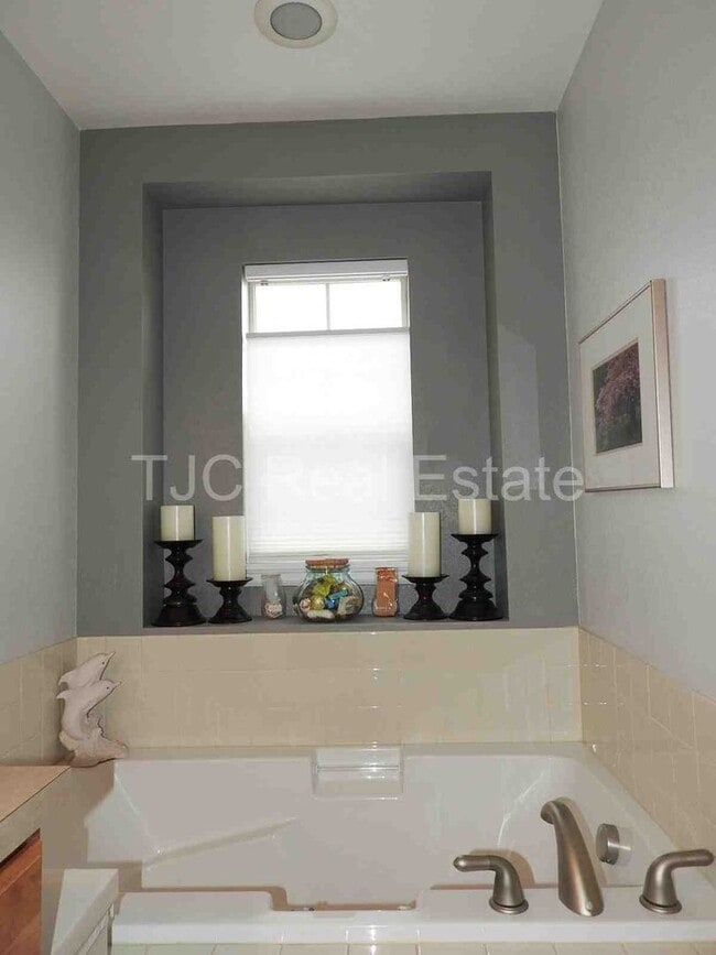 Photo - 8410 E 29th Ave