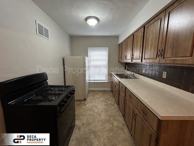 Photo - 6926 MacKenzie Rd Unit 2N
